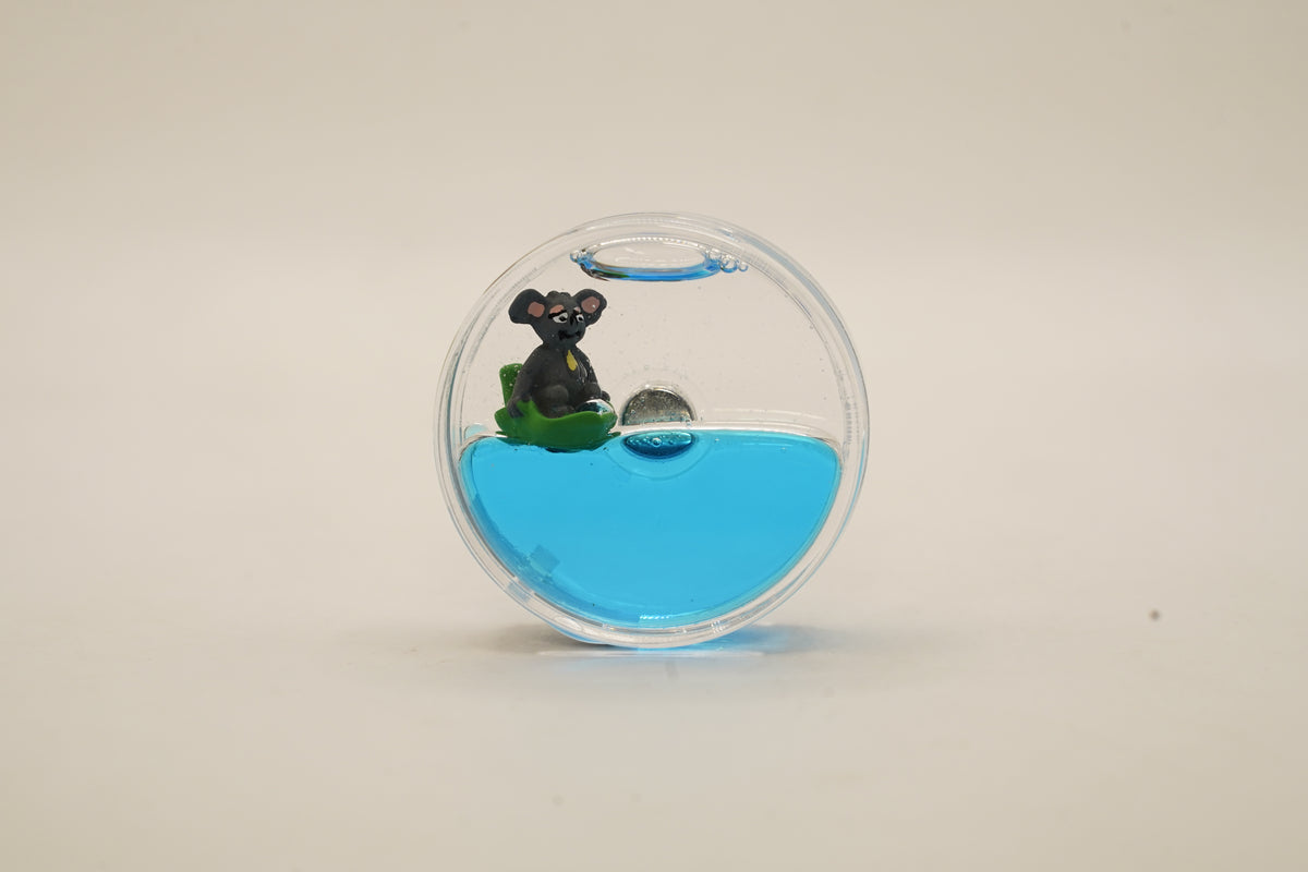 Koala on Leaf Round Magnet